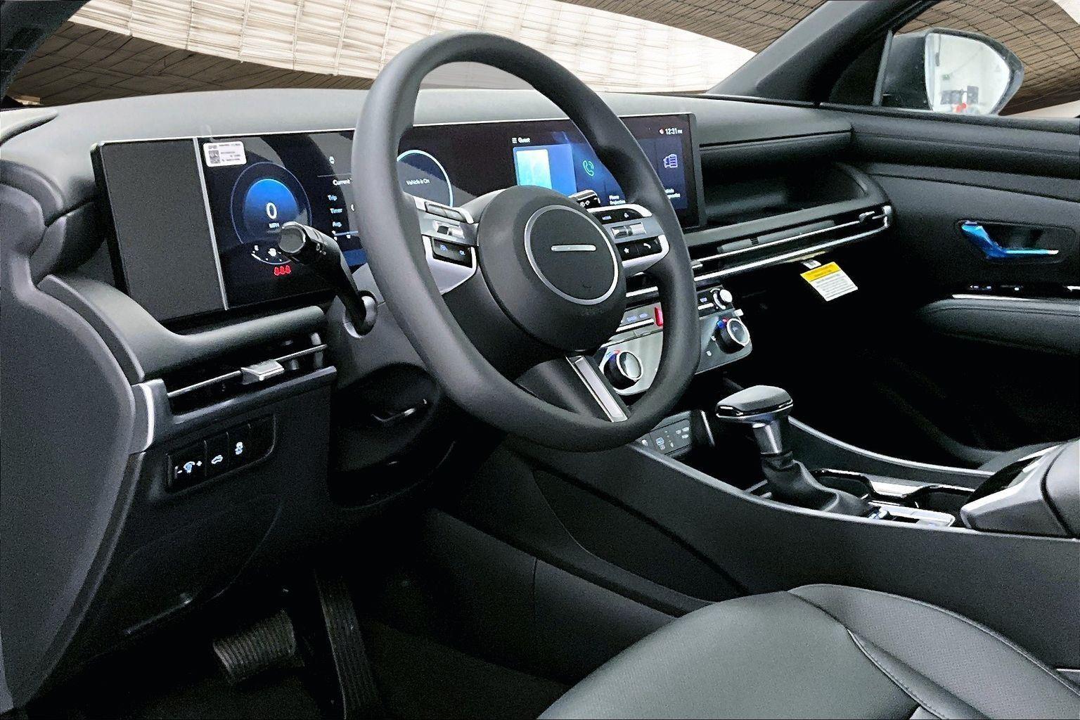 2025 Hyundai Santa Cruz SEL Activity photo 4