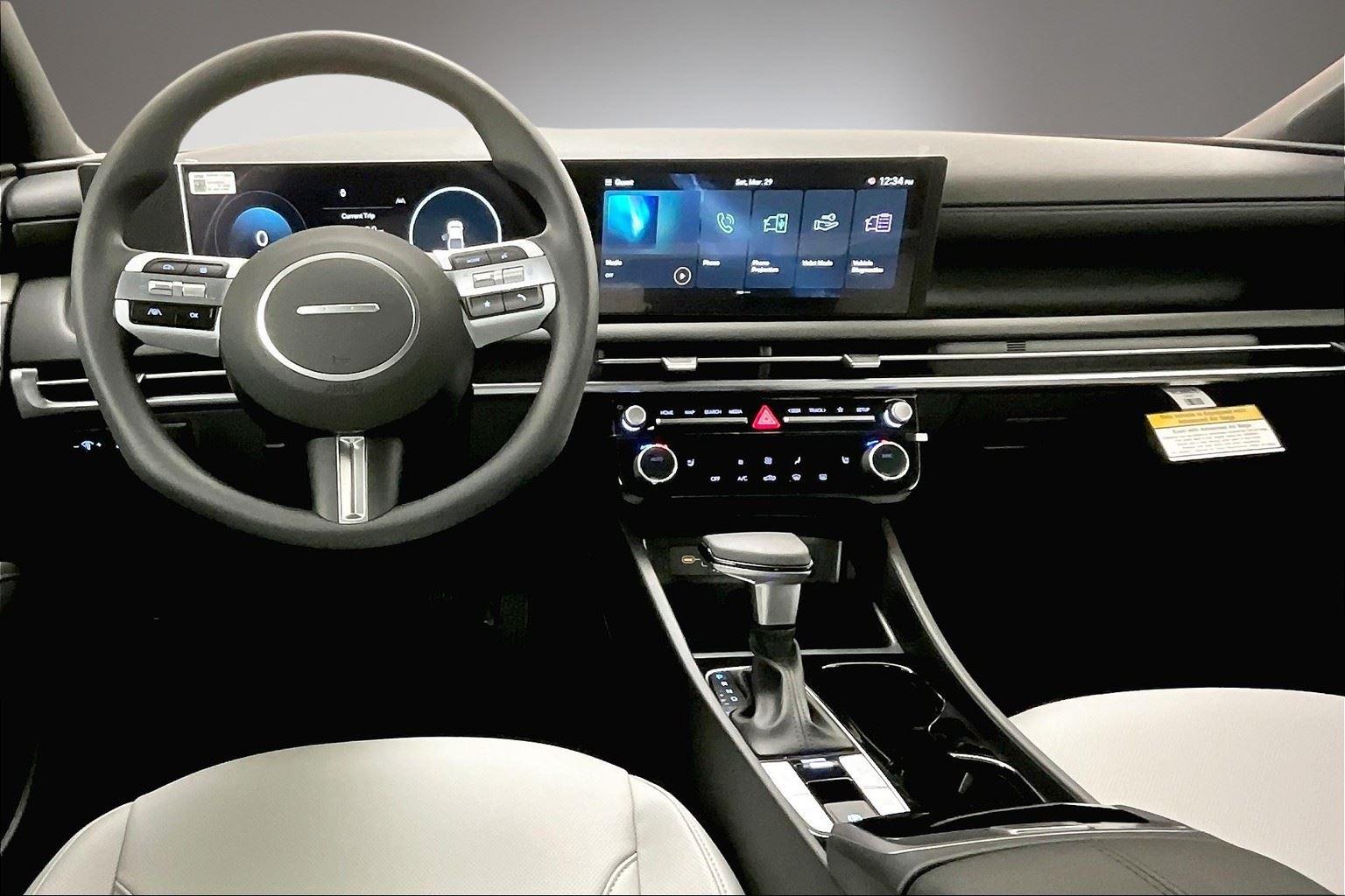 2025 Hyundai Santa Cruz SEL Activity photo 4