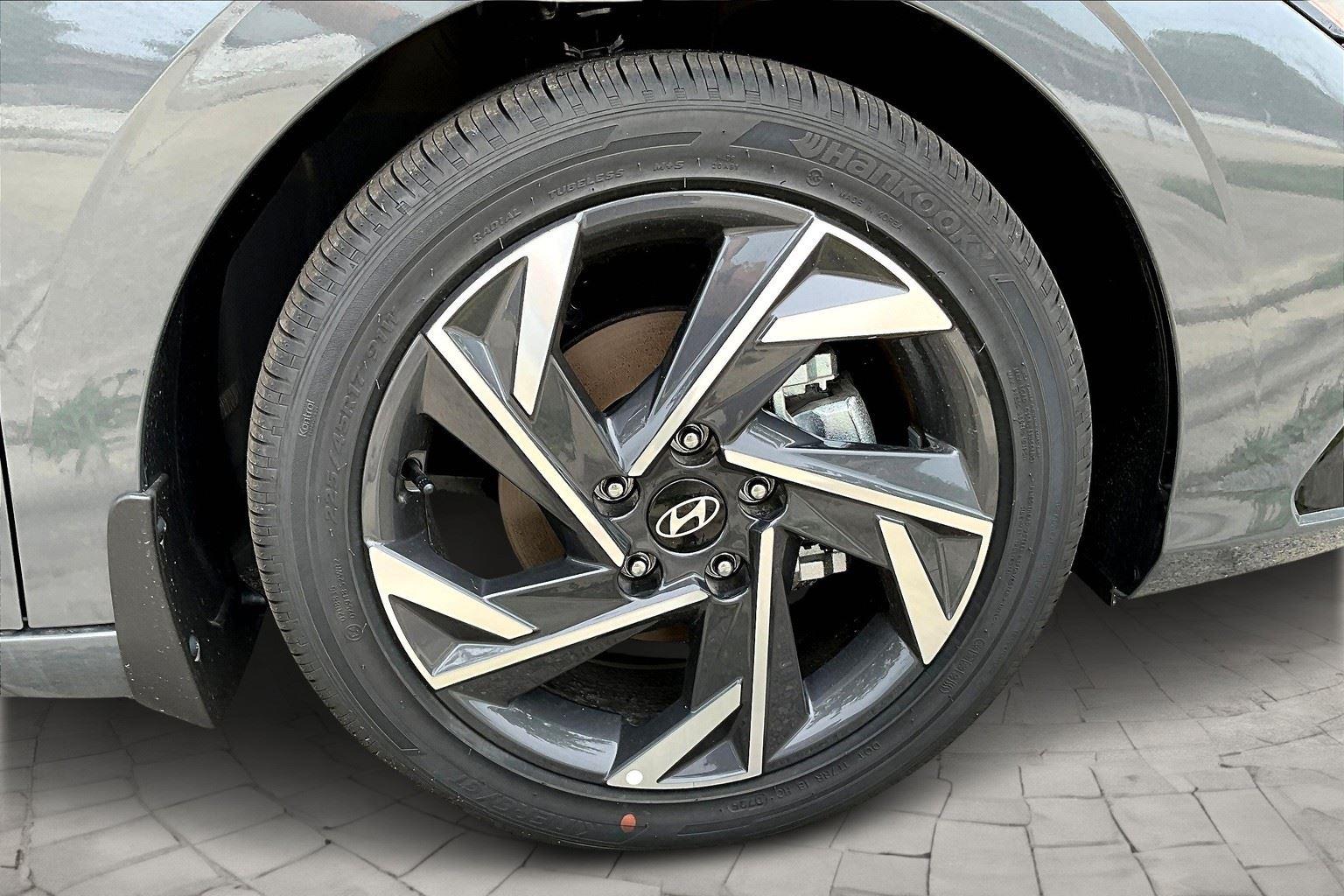 2025 Hyundai Elantra Hybrid SEL Sport photo 24