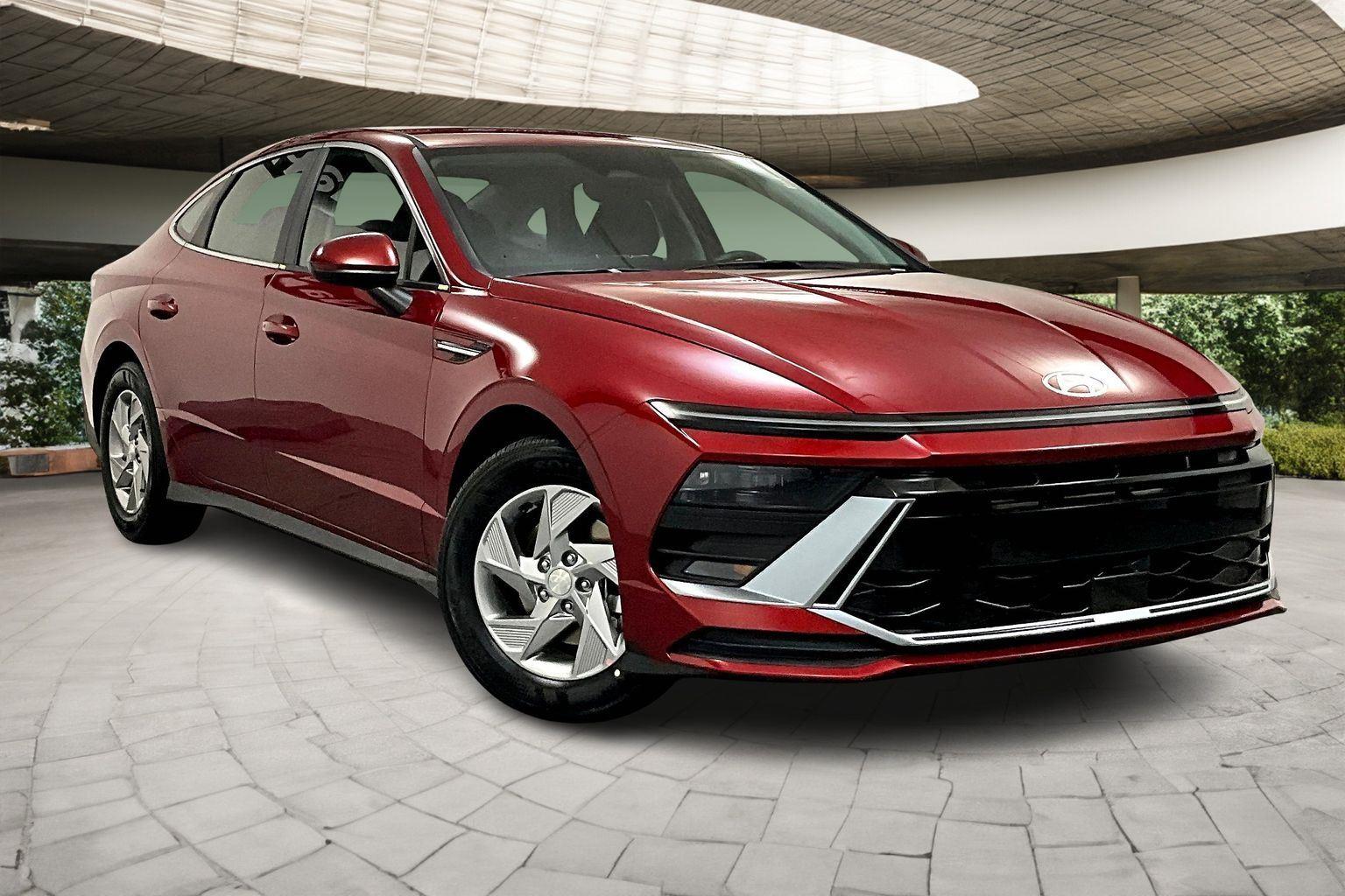 2025 Hyundai Sonata SE photo 2