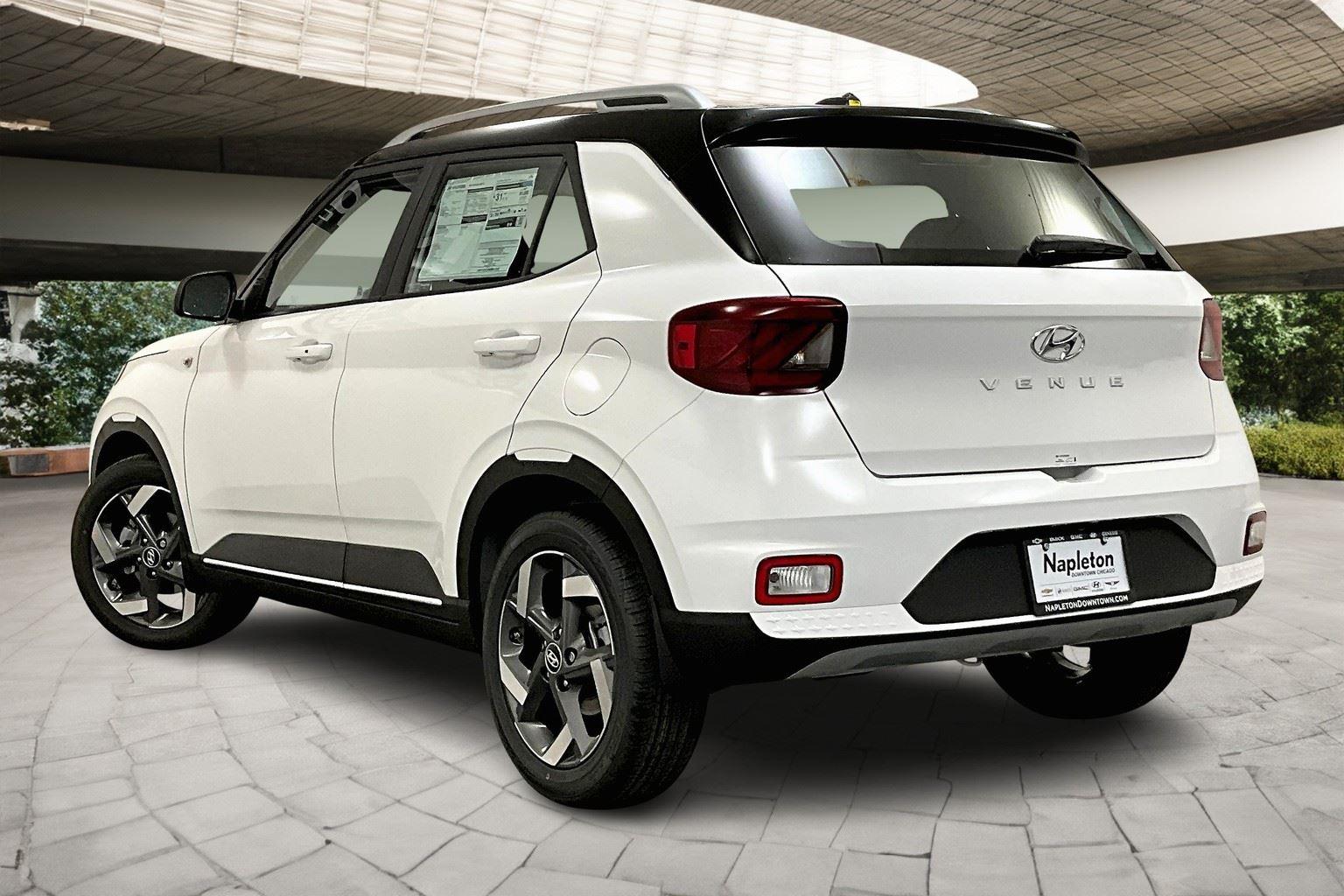 2025 Hyundai Venue Limited photo 3