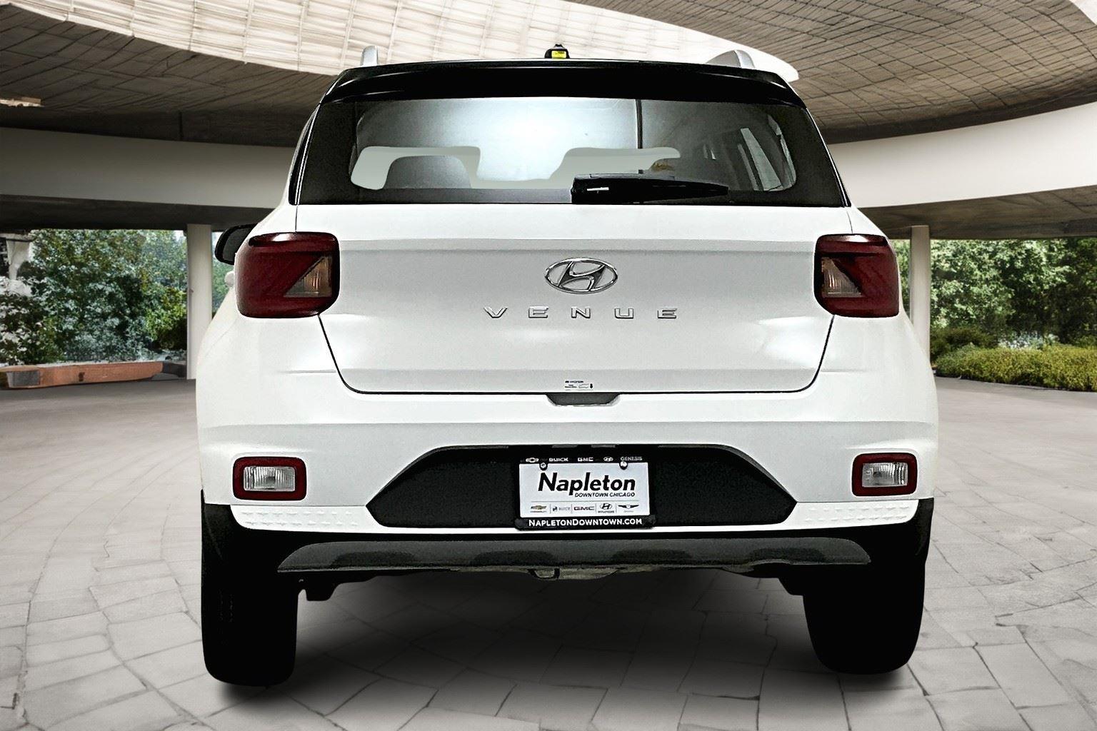 2025 Hyundai Venue Limited photo 4