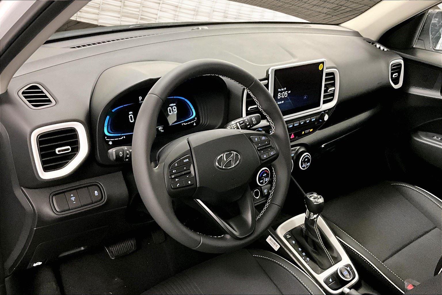 2025 Hyundai Venue Limited photo 6