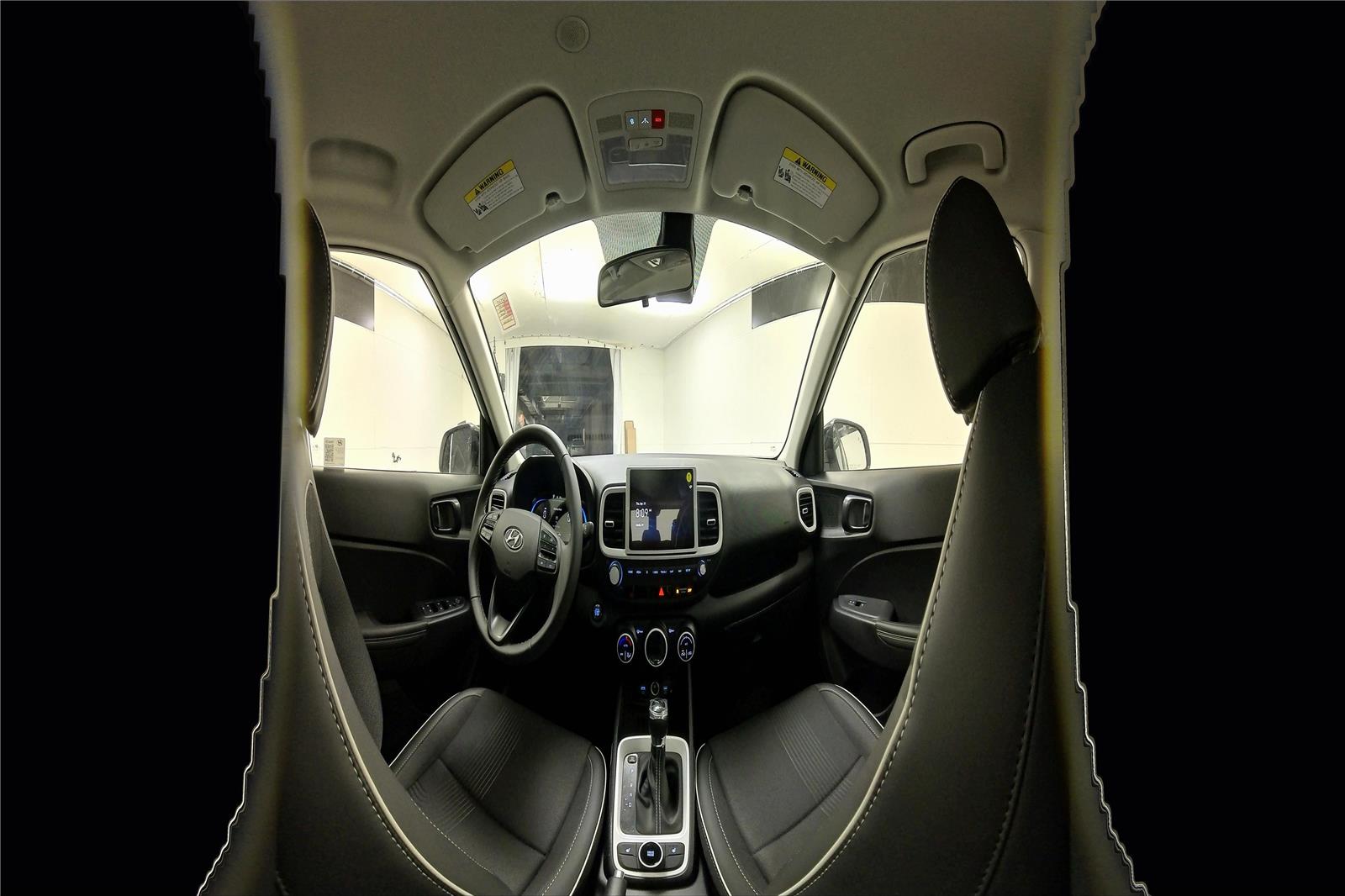 2025 Hyundai Venue Limited photo 15