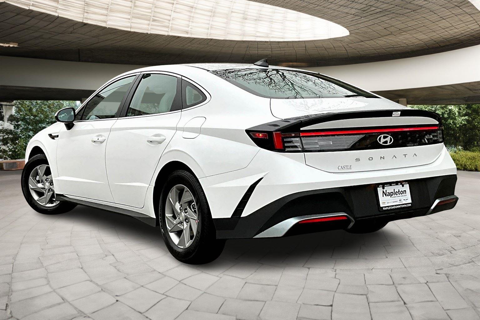 2025 Hyundai Sonata SE photo 2
