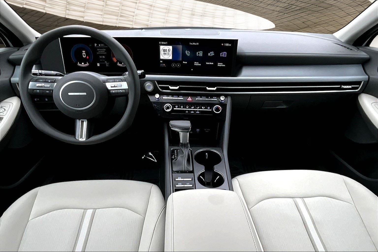 2025 Hyundai Sonata SE photo 4