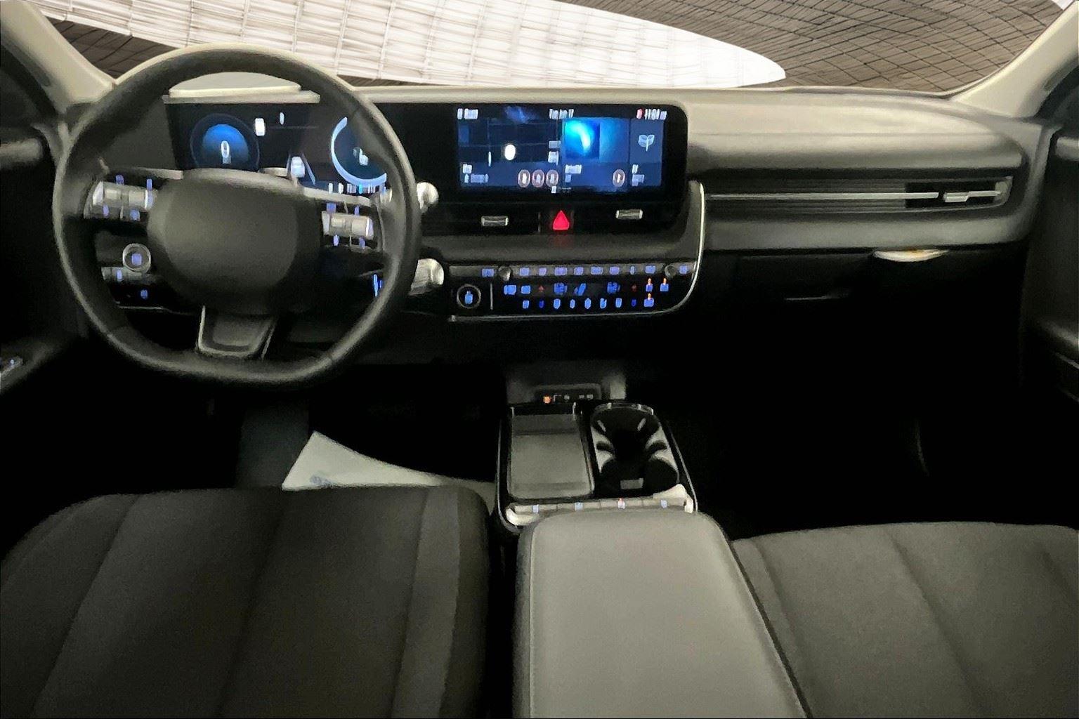 2025 Hyundai Ioniq 5 SE photo 17
