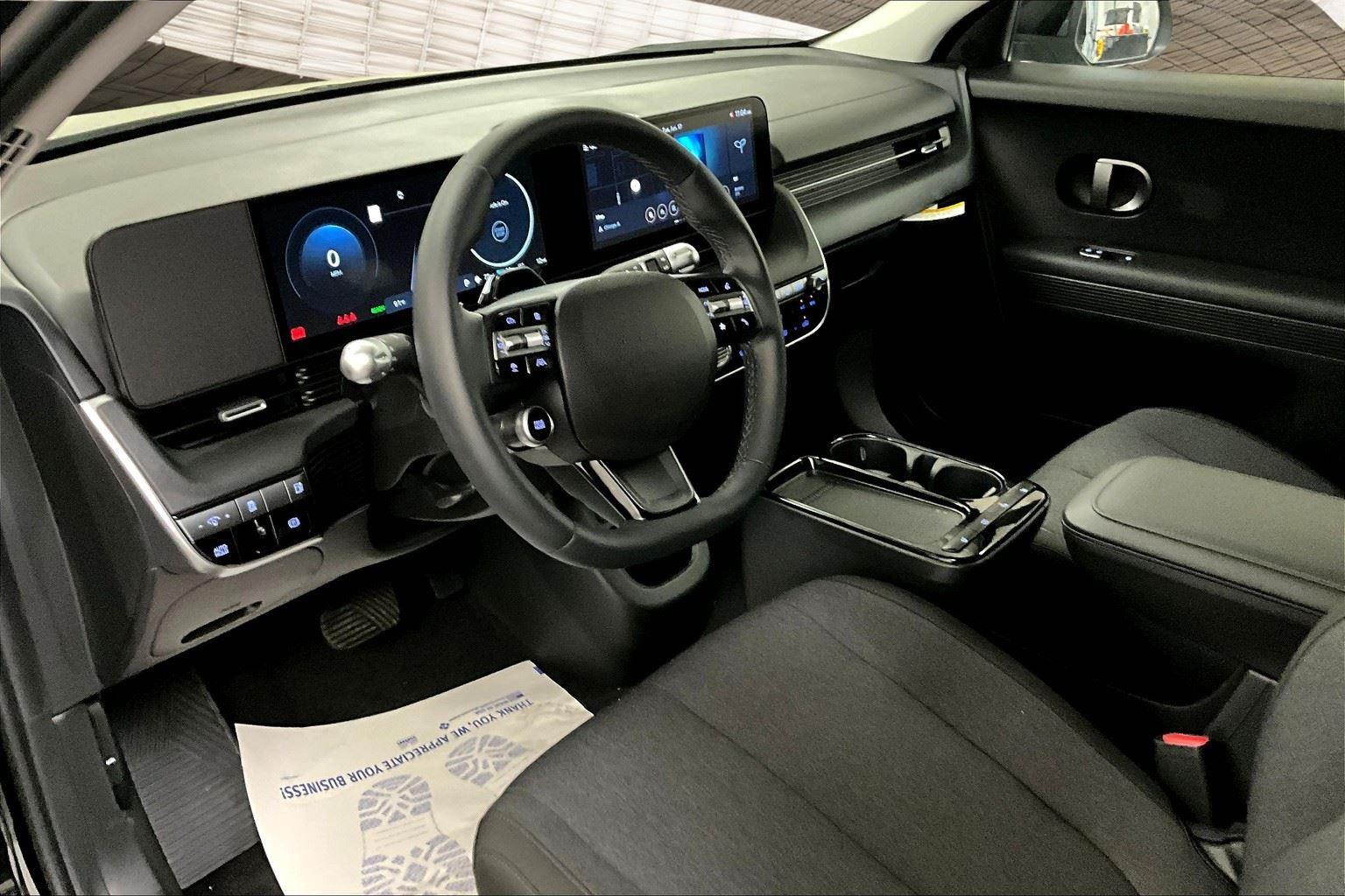 2025 Hyundai Ioniq 5 SE photo 18