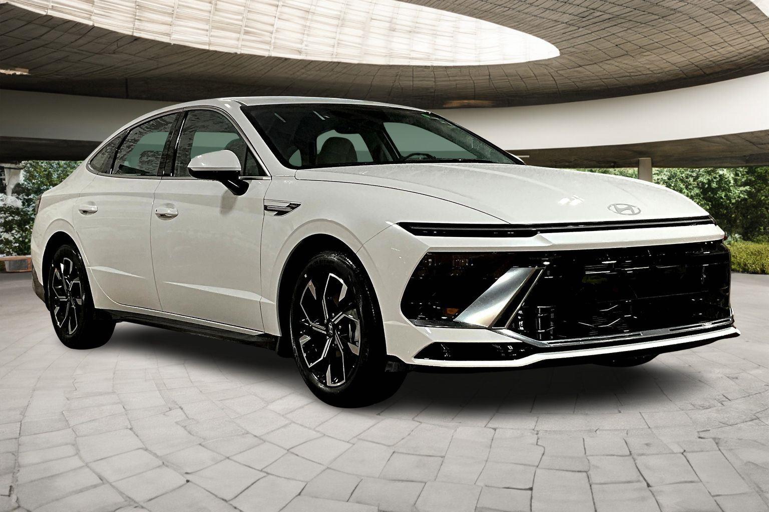 2025 Hyundai Sonata SEL photo 2