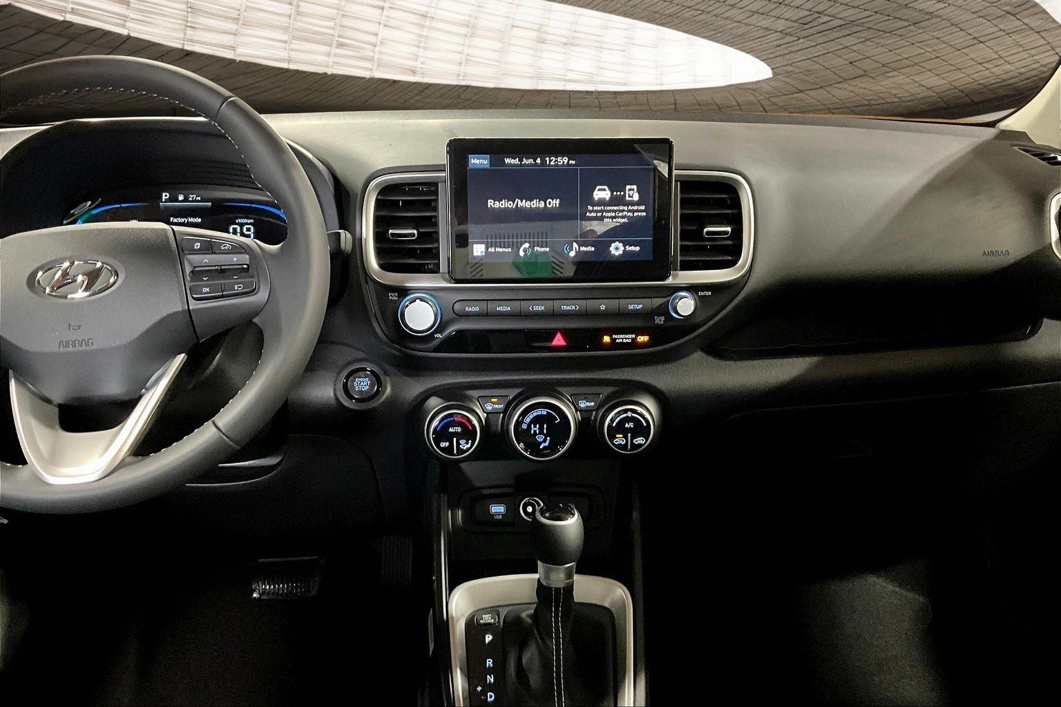 2025 Hyundai Venue SEL photo 19