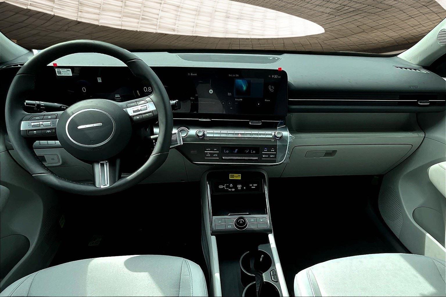 2025 Hyundai Kona SEL photo 4