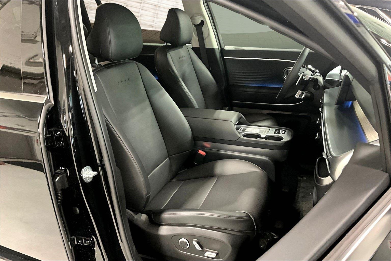 2026 Hyundai Ioniq SEL photo 7