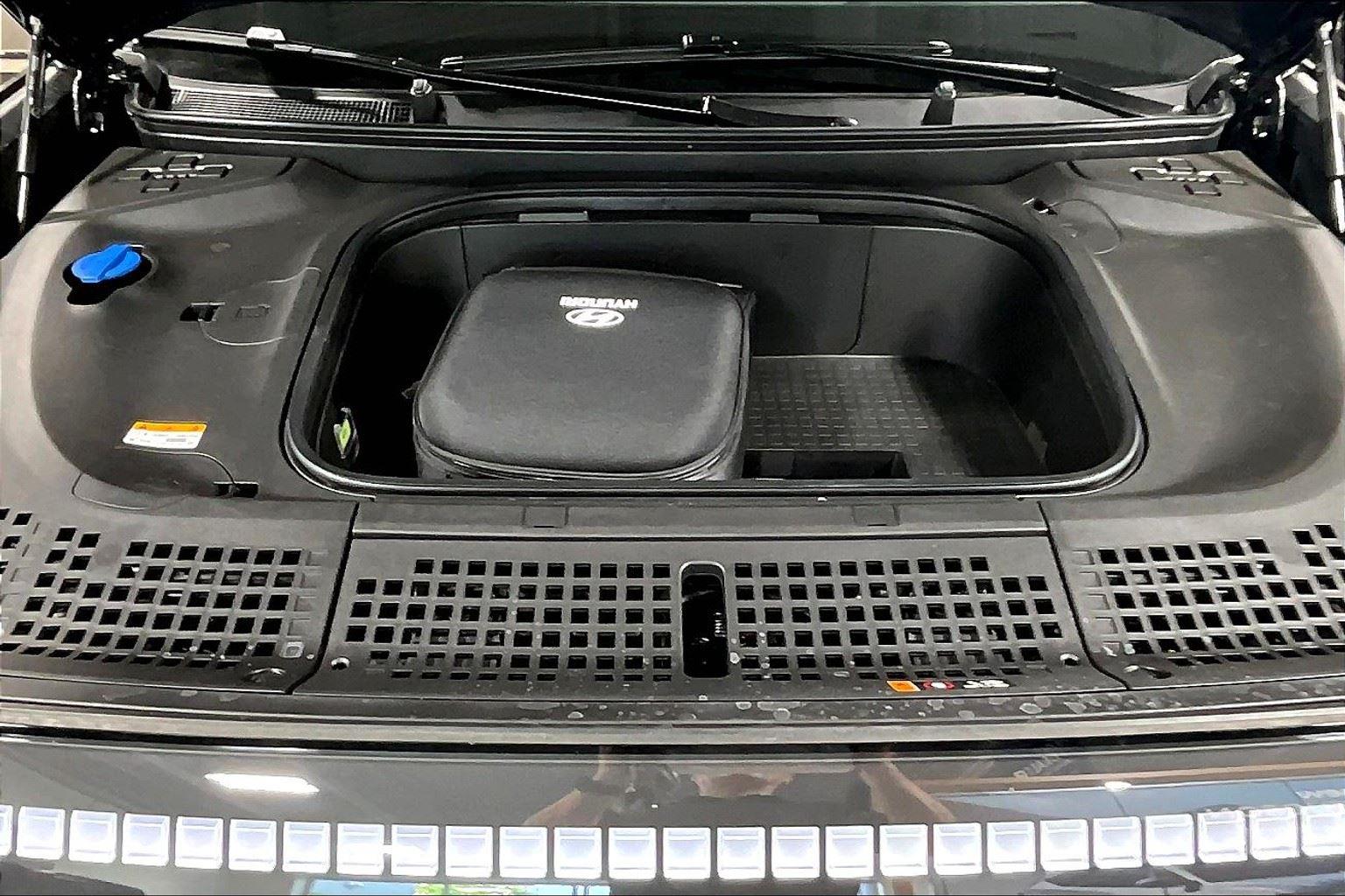 2026 Hyundai Ioniq SEL photo 9