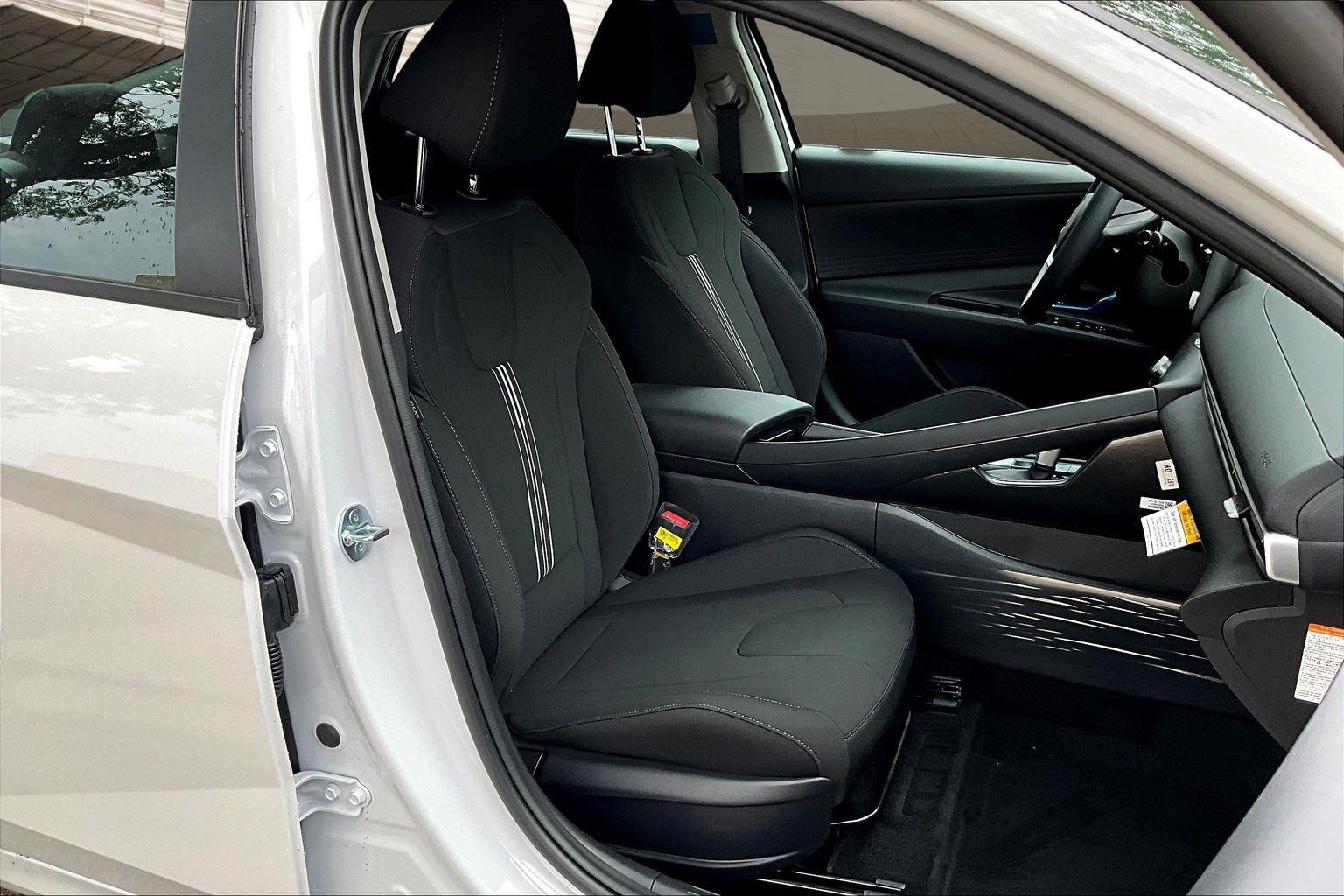 2025 Hyundai Elantra Hybrid SEL Sport photo 34