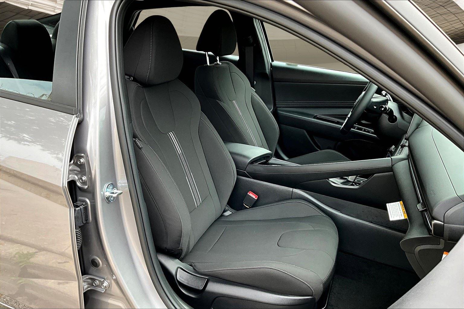 2025 Hyundai Elantra Hybrid SEL Sport photo 47