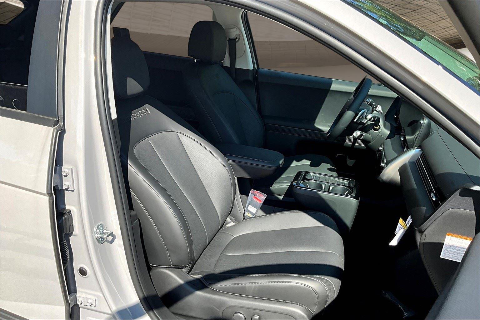 2025 Hyundai Ioniq 5 SE photo 32