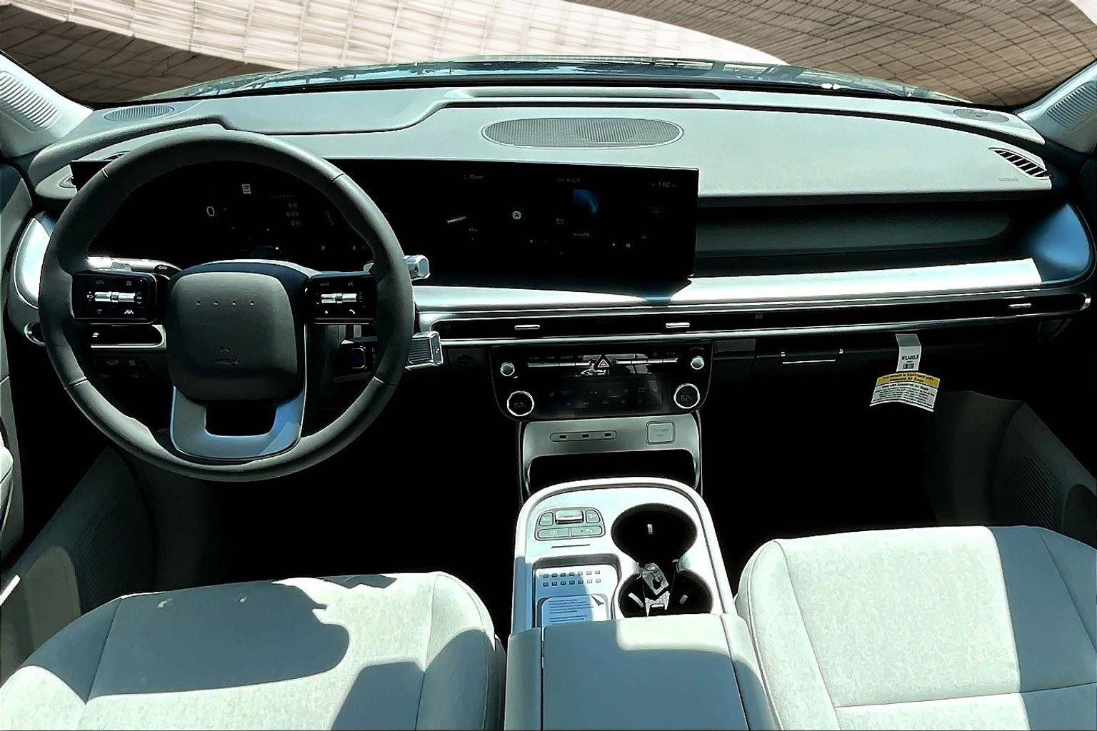 2026 Hyundai Ioniq SEL photo 17
