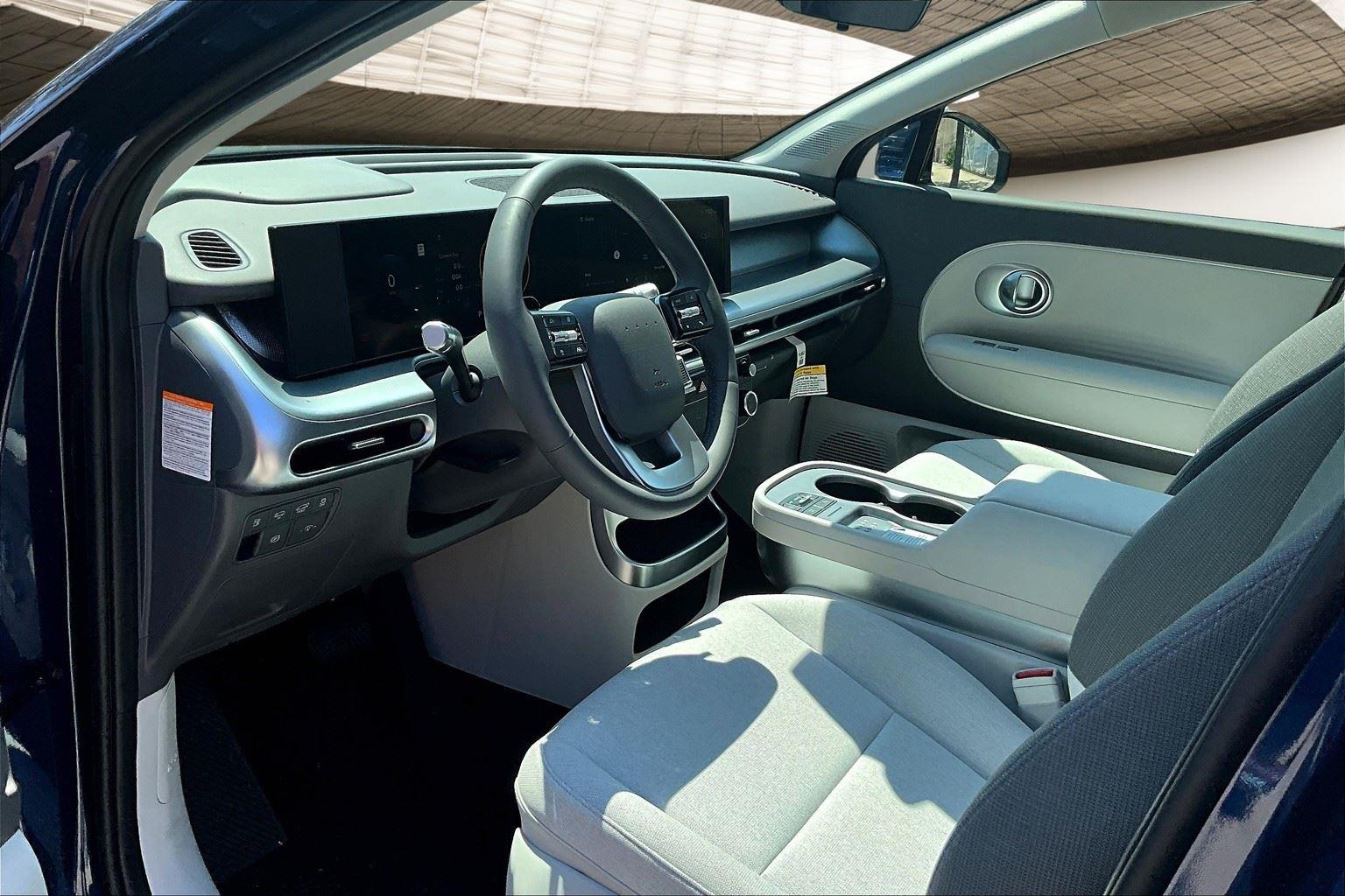2026 Hyundai Ioniq SEL photo 18