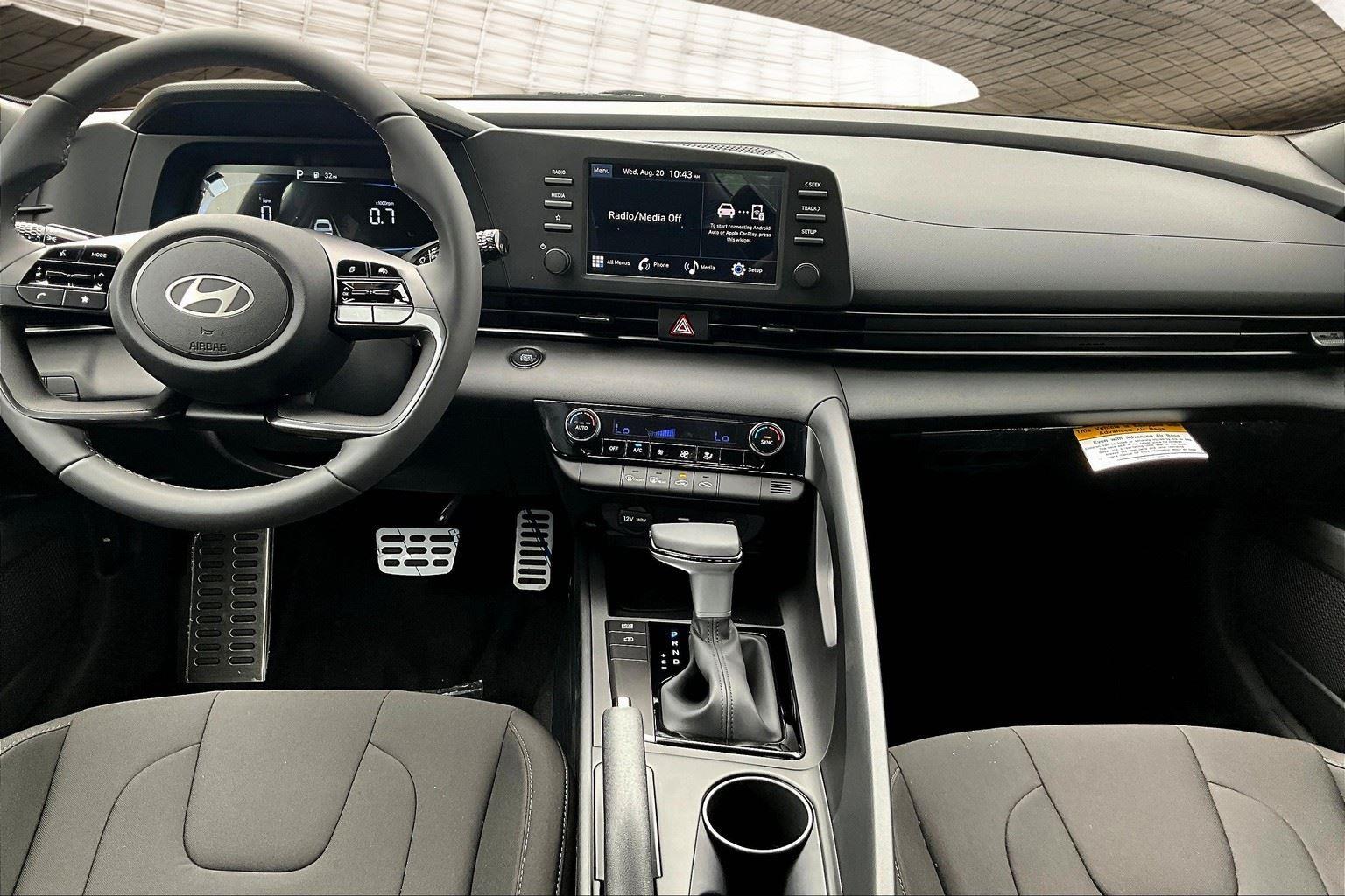 2025 Hyundai Elantra Limited photo 44