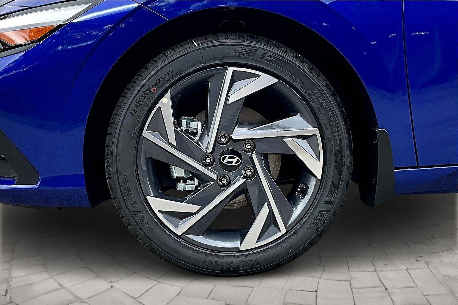 2025 Hyundai Elantra Limited photo 48
