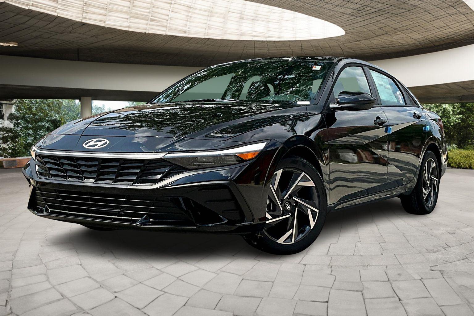 2025 Hyundai Elantra Limited photo 12
