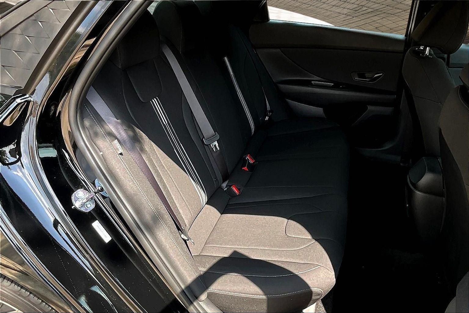 2025 Hyundai Elantra Limited photo 20
