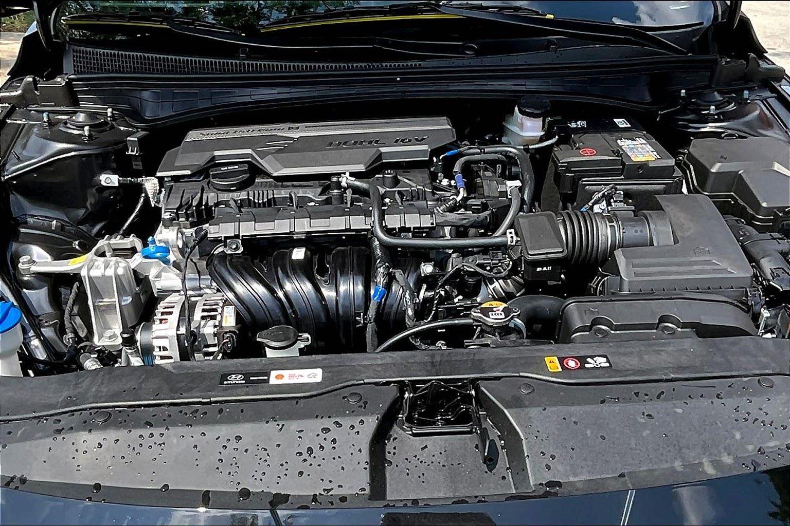 2025 Hyundai Elantra Limited photo 21