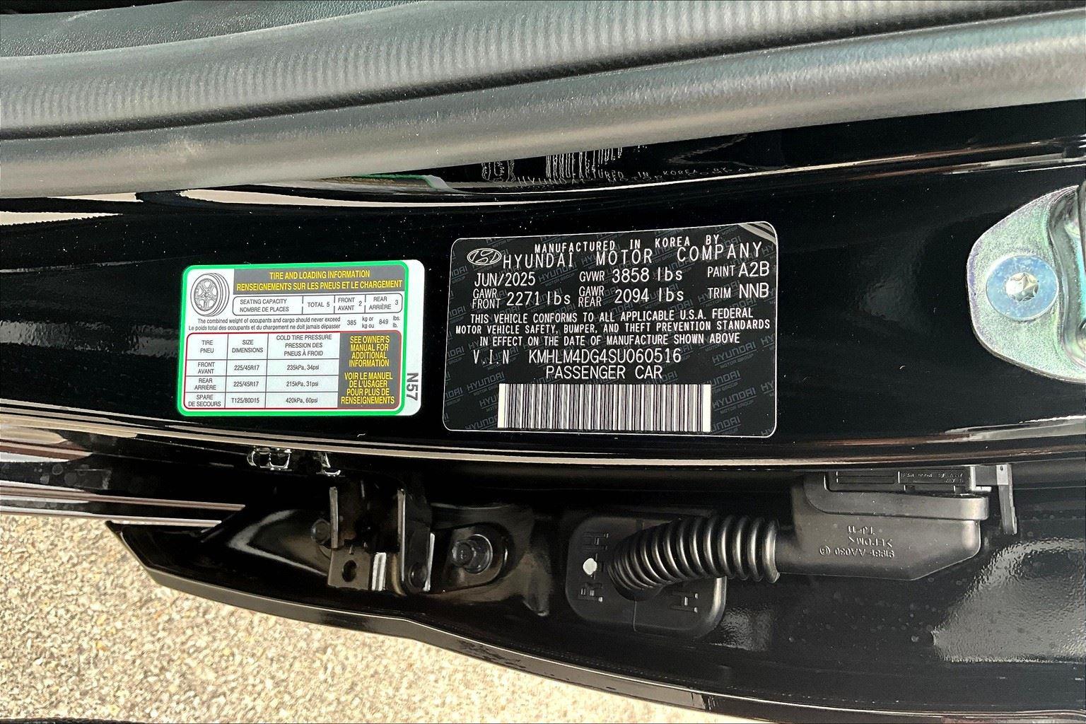 2025 Hyundai Elantra Limited photo 23