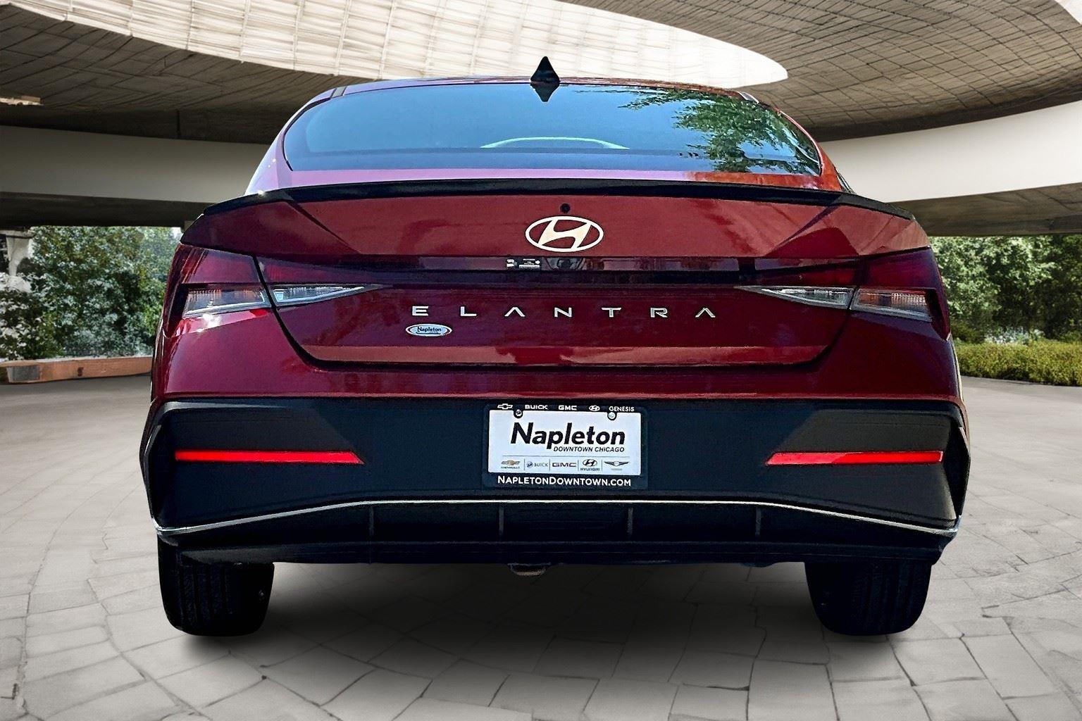 2025 Hyundai Elantra SEL Sport photo 4