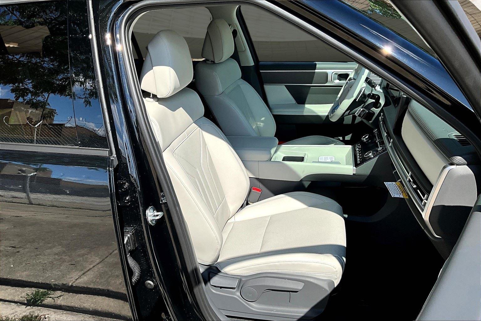 2025 Hyundai Santa Fe SE photo 33