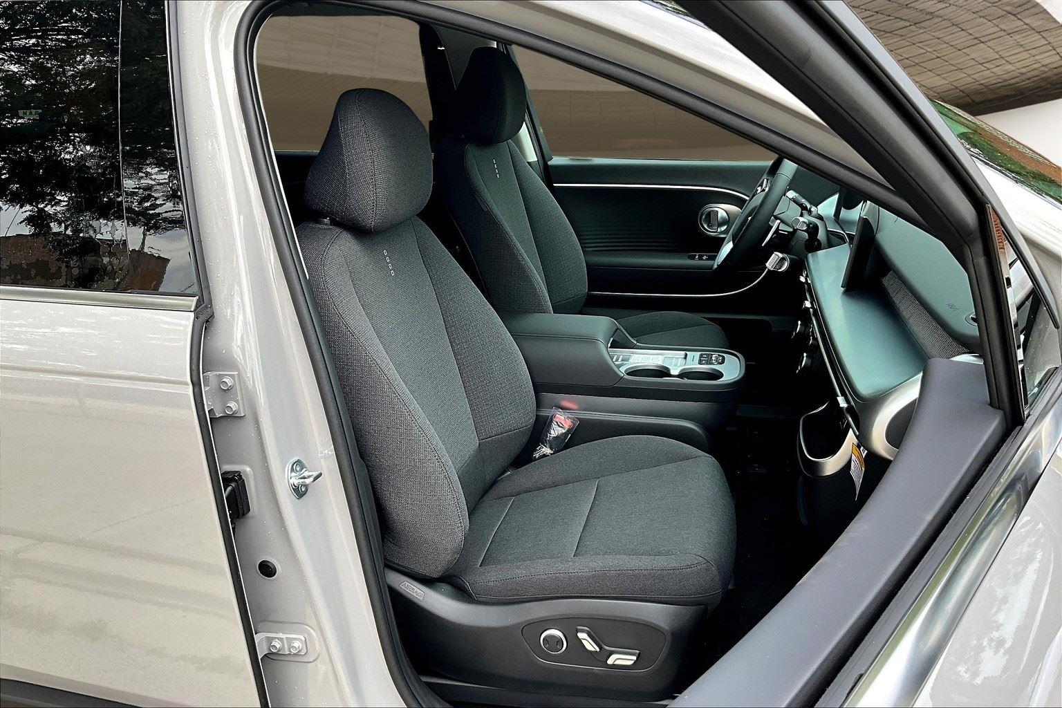 2026 Hyundai Ioniq SEL photo 33