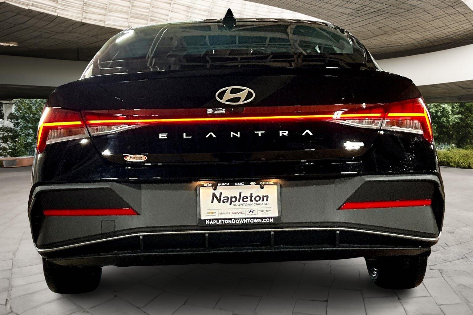 2025 Hyundai Elantra Hybrid SEL Sport photo 4