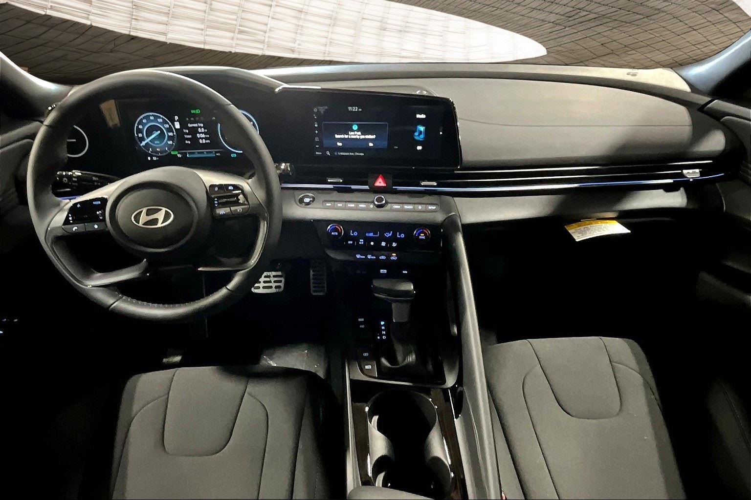 2025 Hyundai Elantra Hybrid SEL Sport photo 5