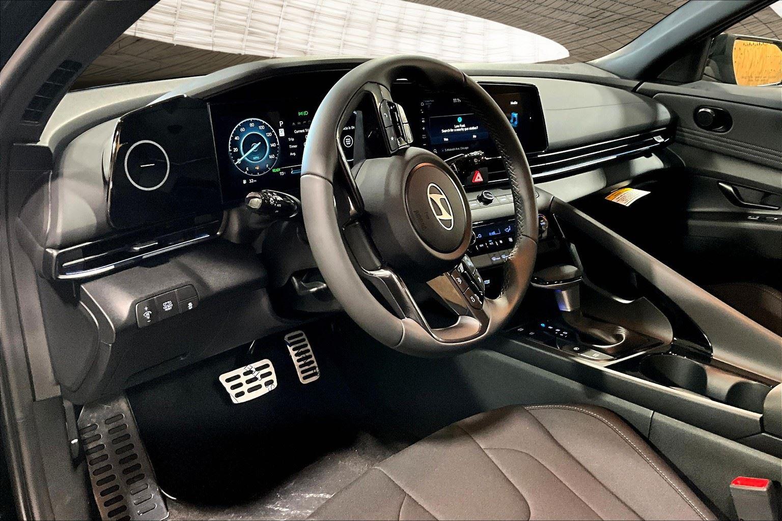 2025 Hyundai Elantra Hybrid SEL Sport photo 6