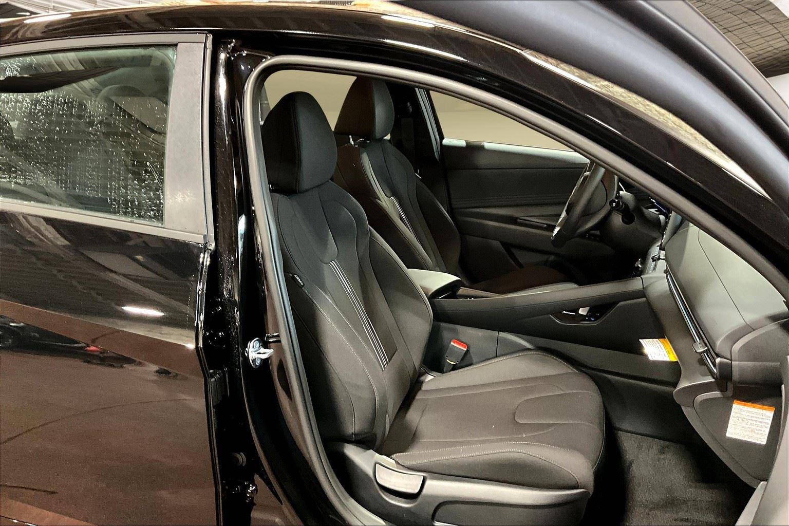 2025 Hyundai Elantra Hybrid SEL Sport photo 8