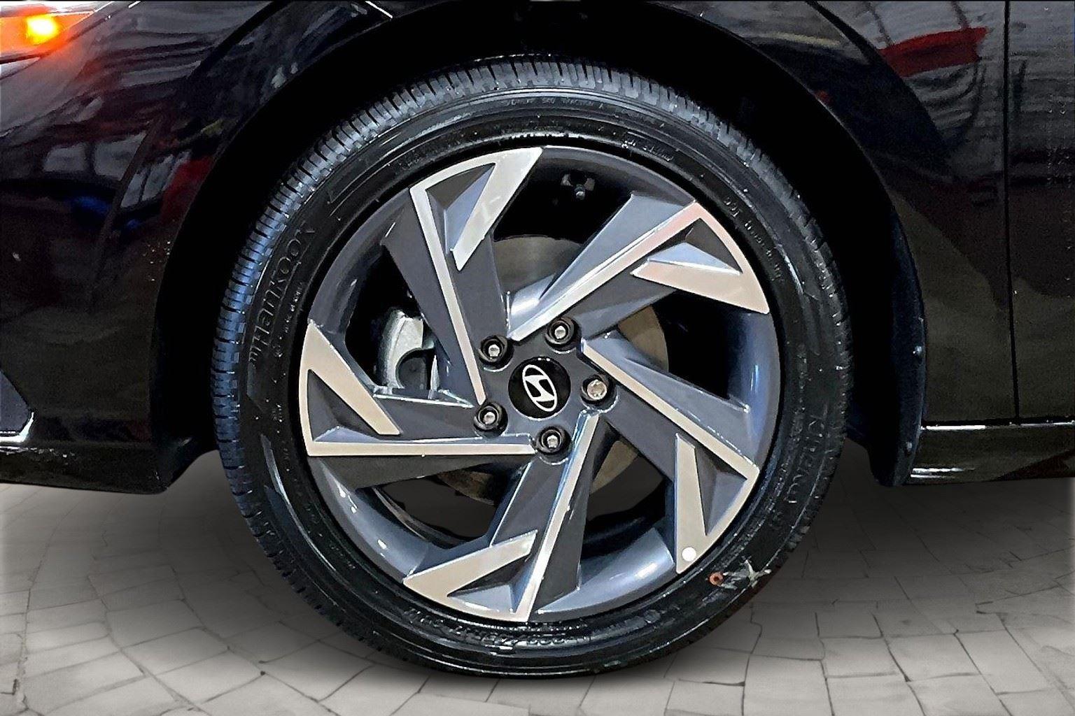 2025 Hyundai Elantra Hybrid SEL Sport photo 11