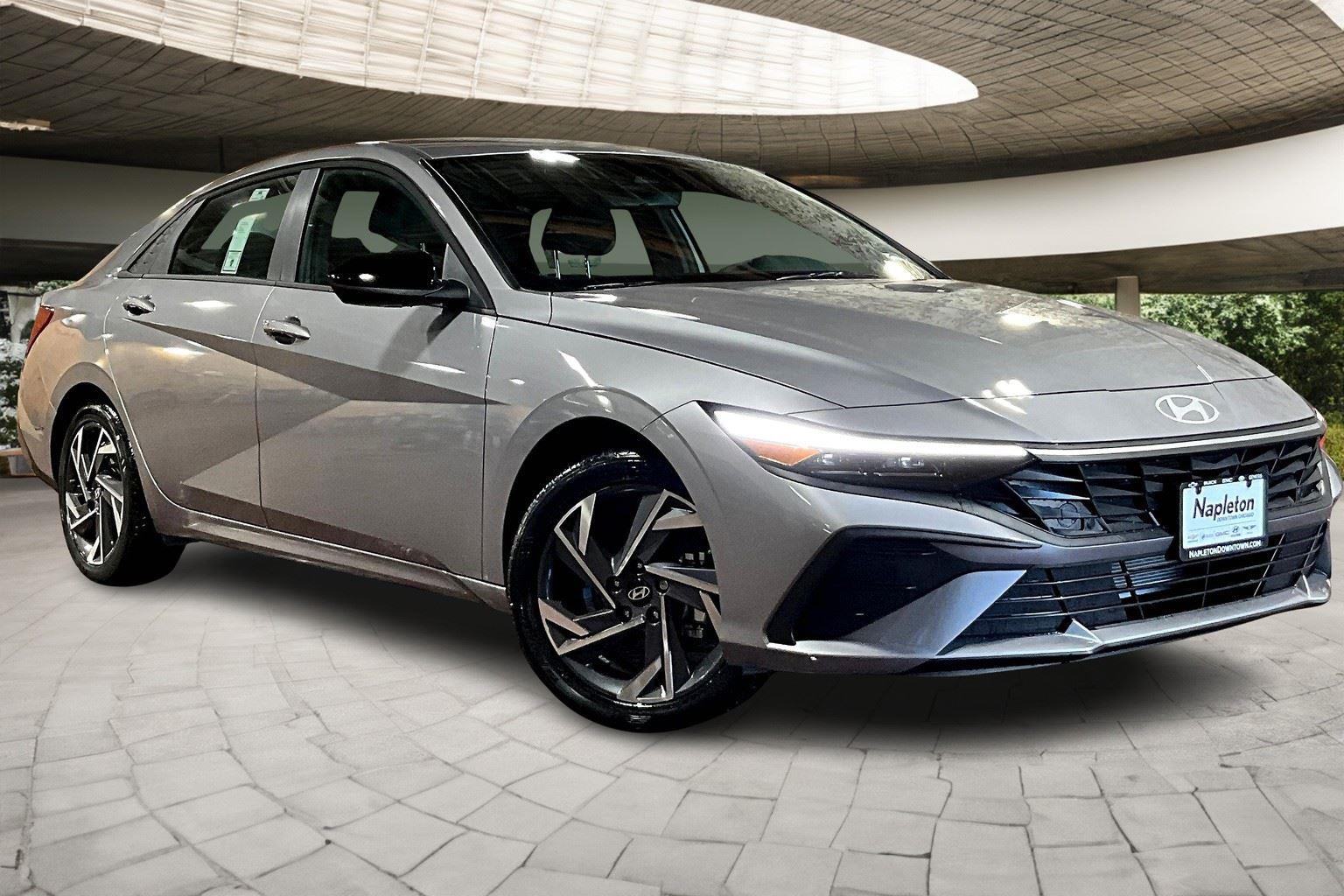 2025 Hyundai Elantra SEL Sport photo 2