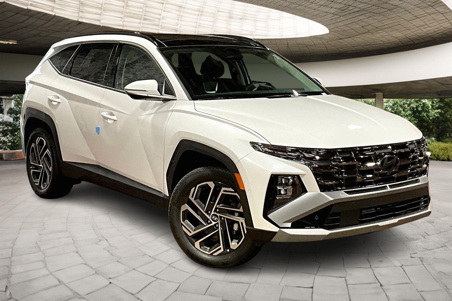 2025 Hyundai Tucson Hybrid Limited photo 2