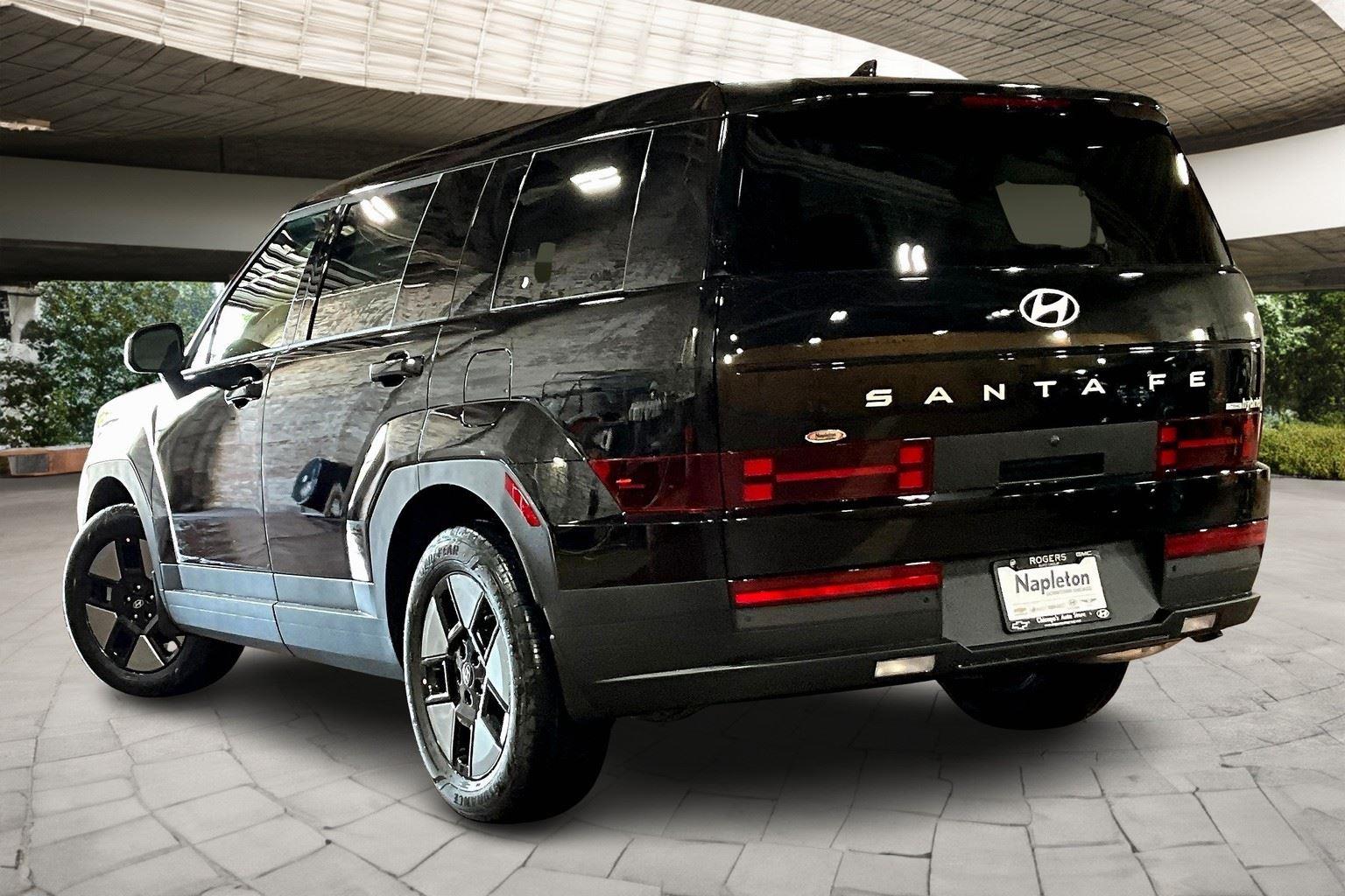 2026 Hyundai Santa Fe SE photo 3