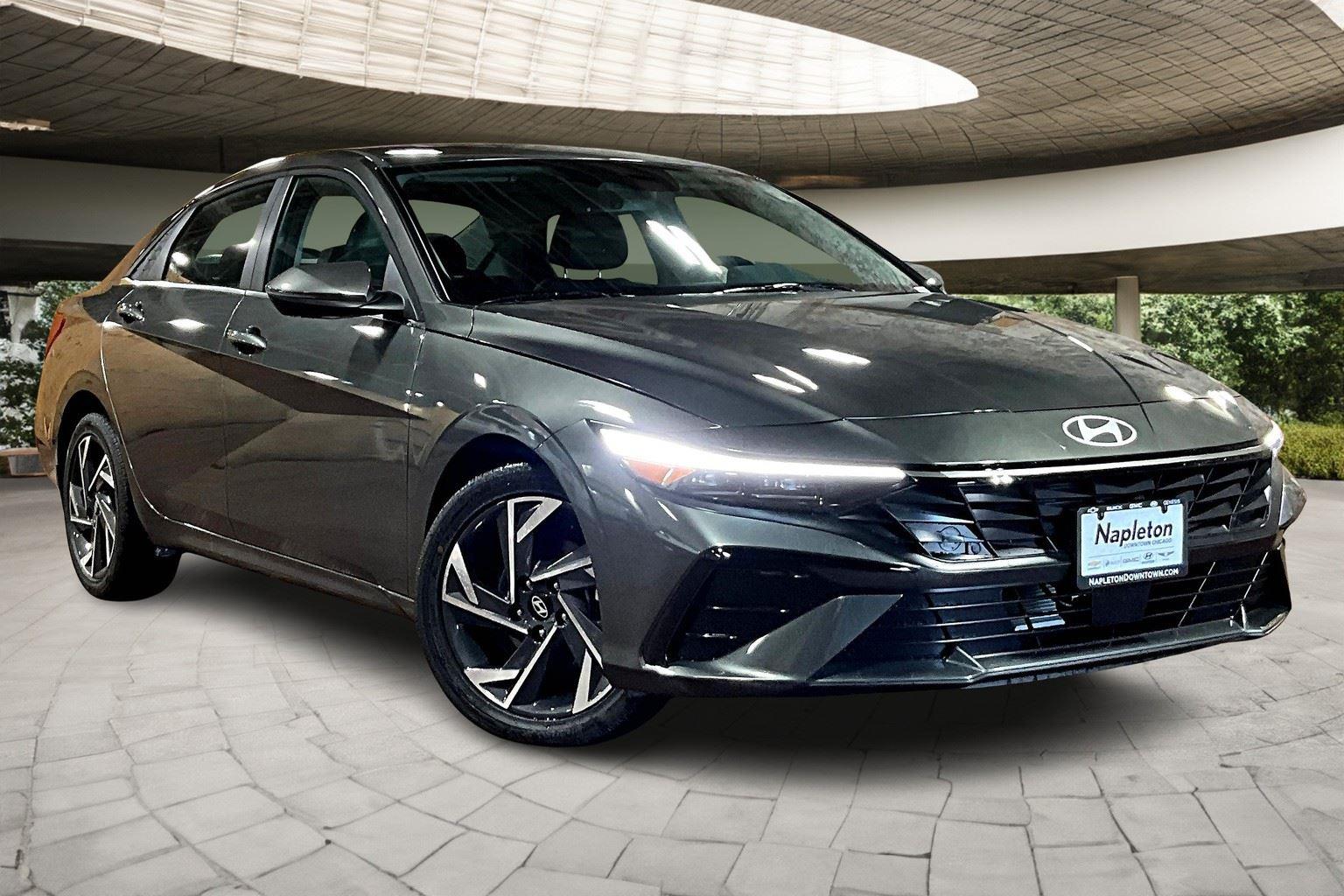 2025 Hyundai Elantra Limited photo 2
