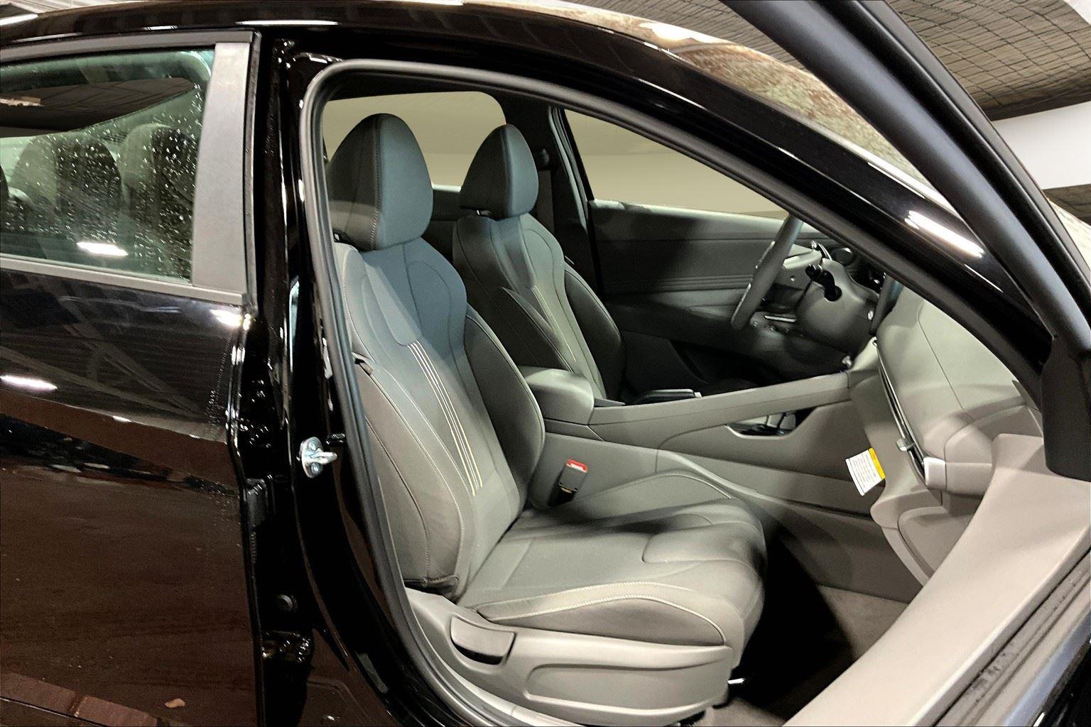 2026 Genesis GV70 3.5T Sport Advanced photo 45