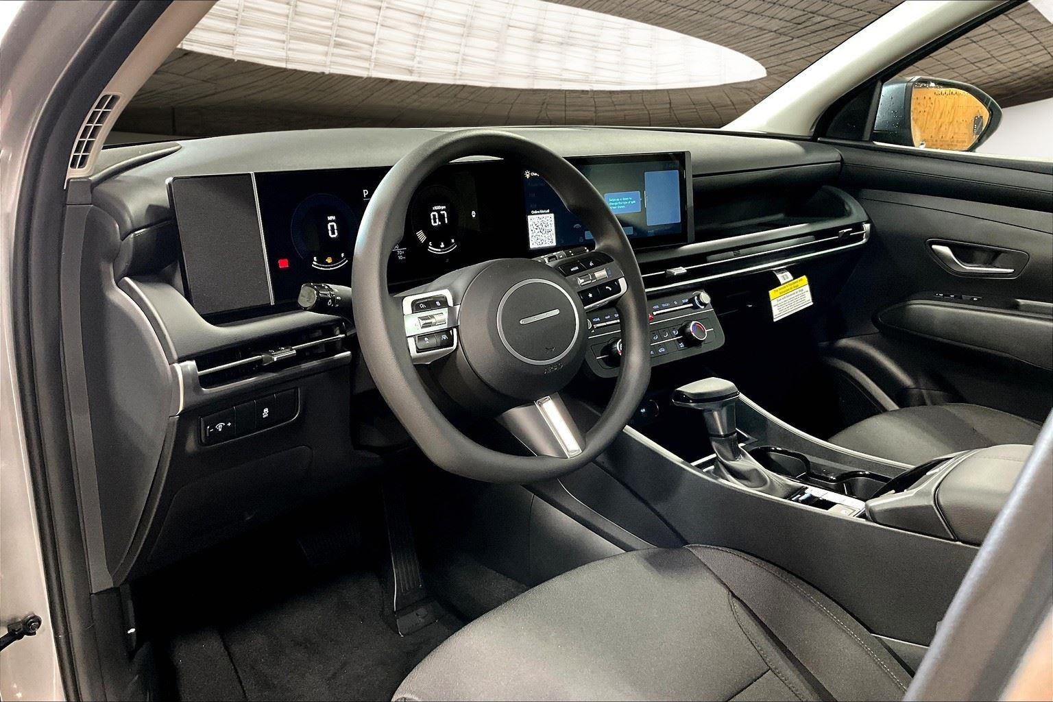 2026 Hyundai Tucson SE photo 6