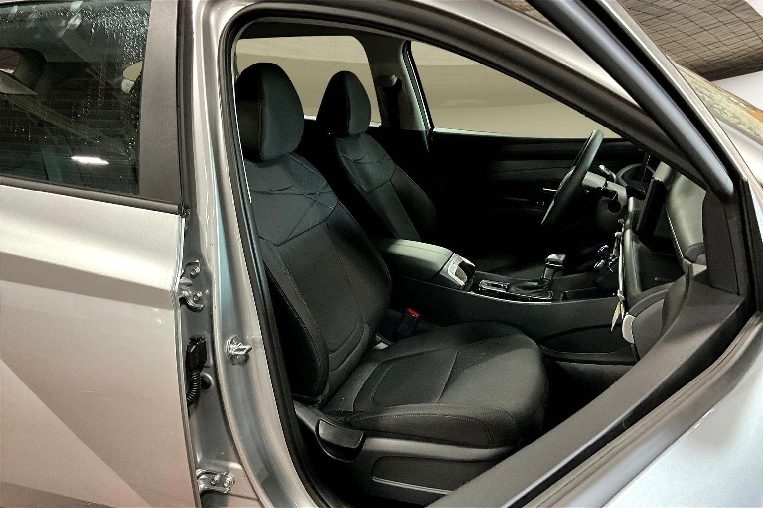 2026 Hyundai Tucson SE photo 8