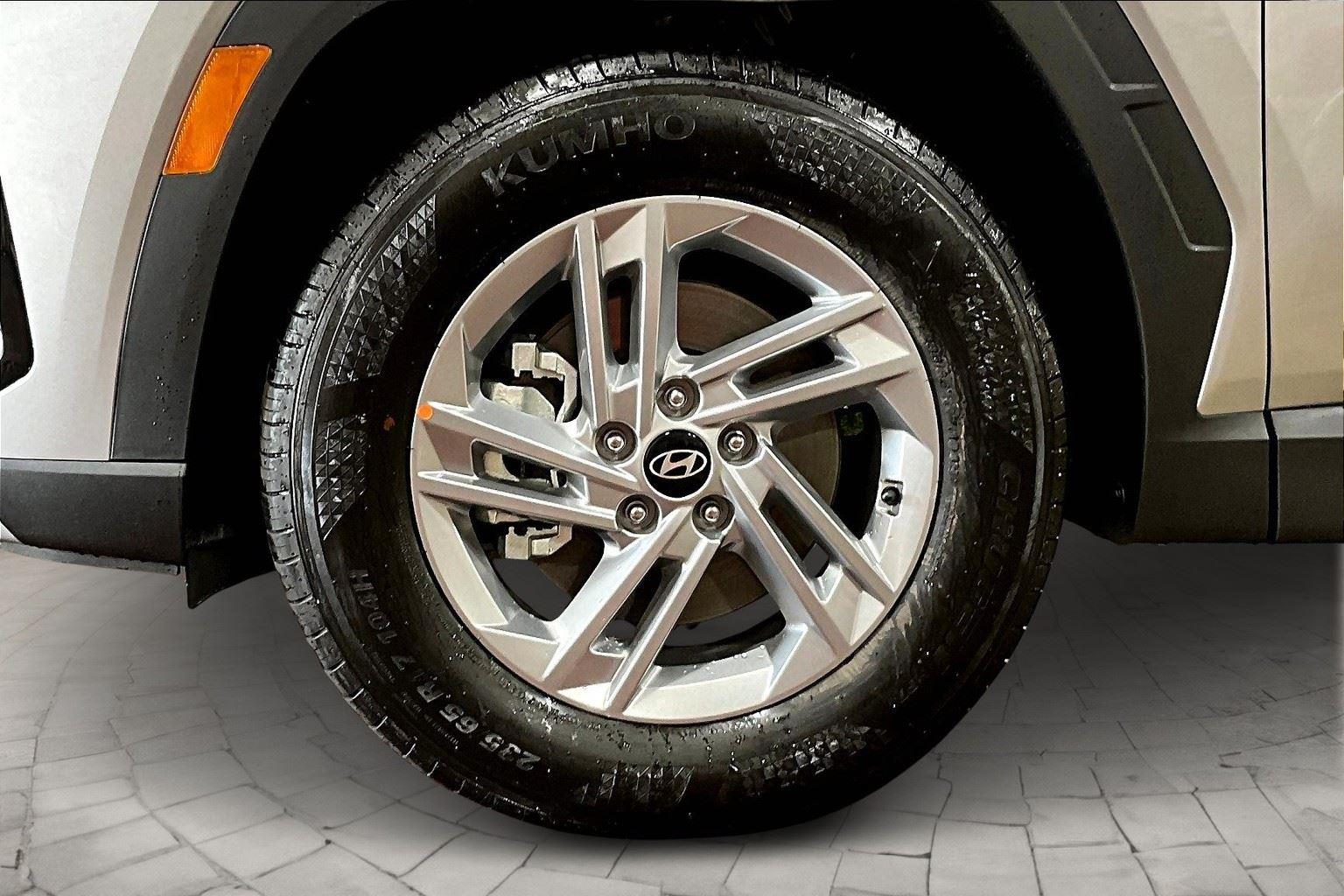 2026 Hyundai Tucson SE photo 11