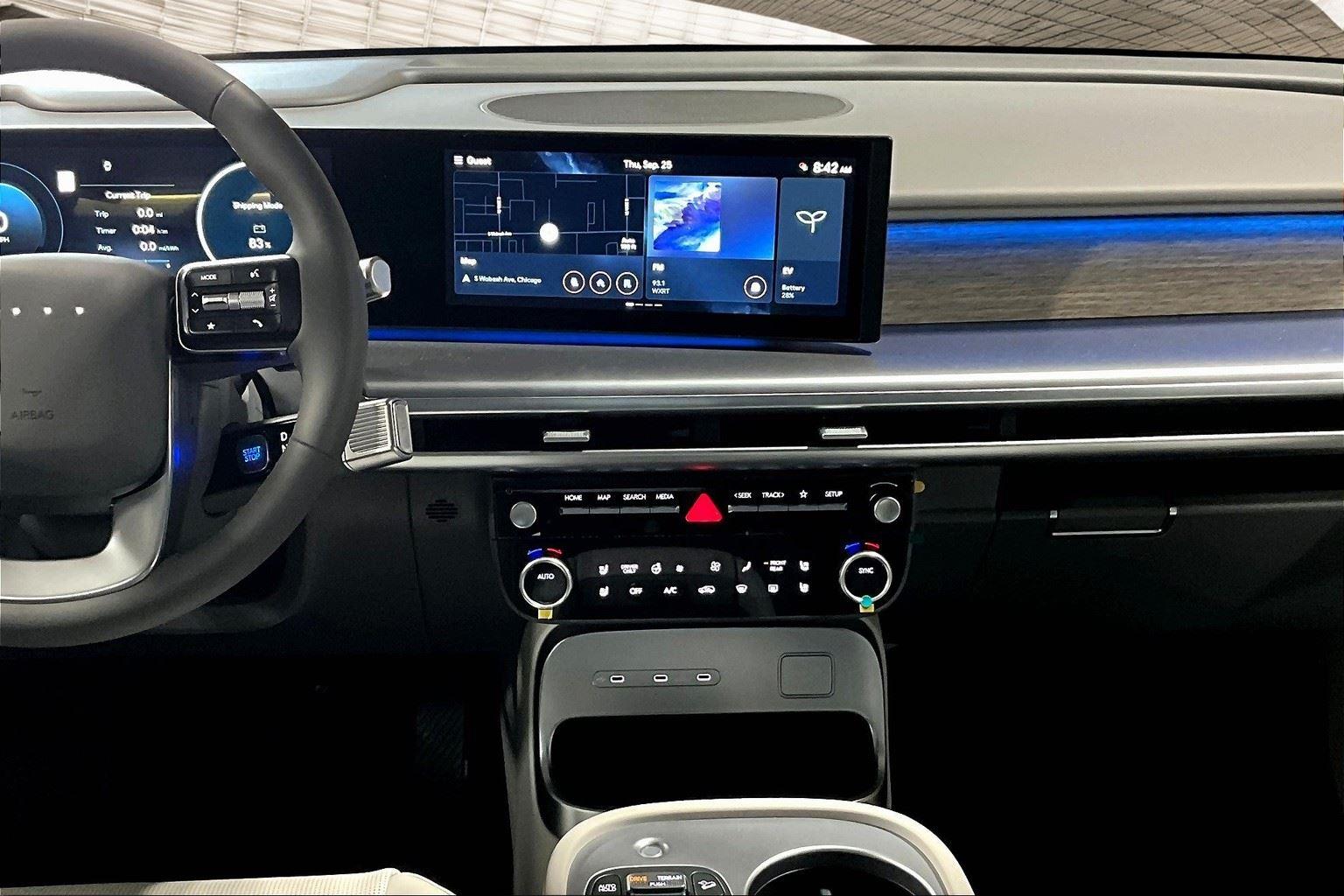 2026 Hyundai Ioniq SE photo 18