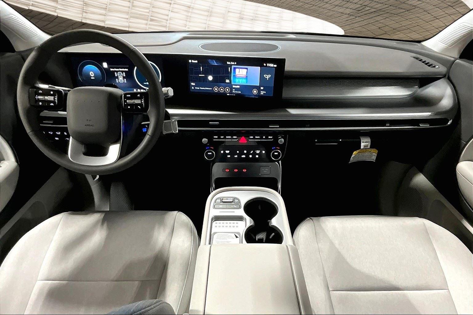 2026 Hyundai Ioniq SE photo 5