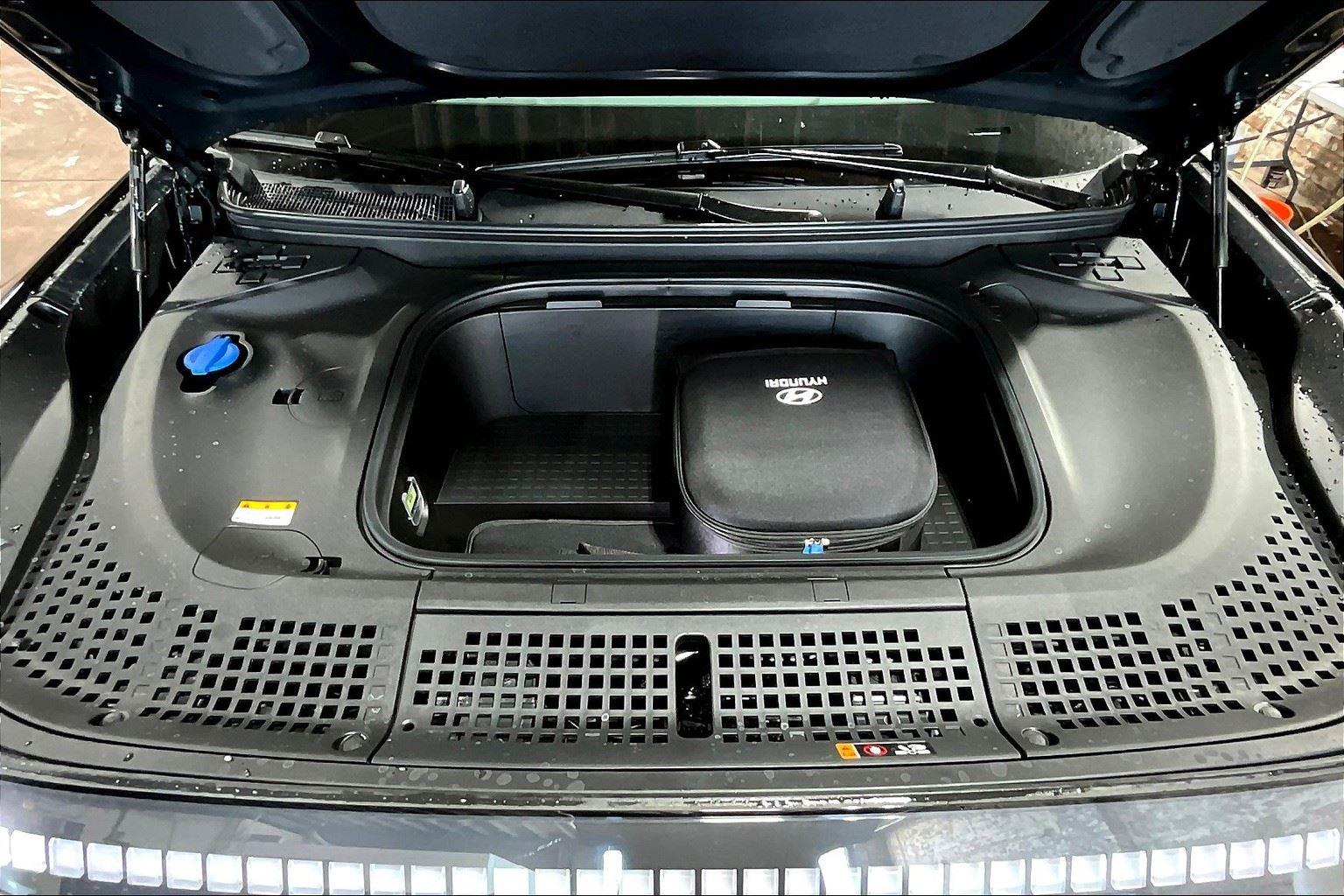 2026 Hyundai Ioniq SE photo 9