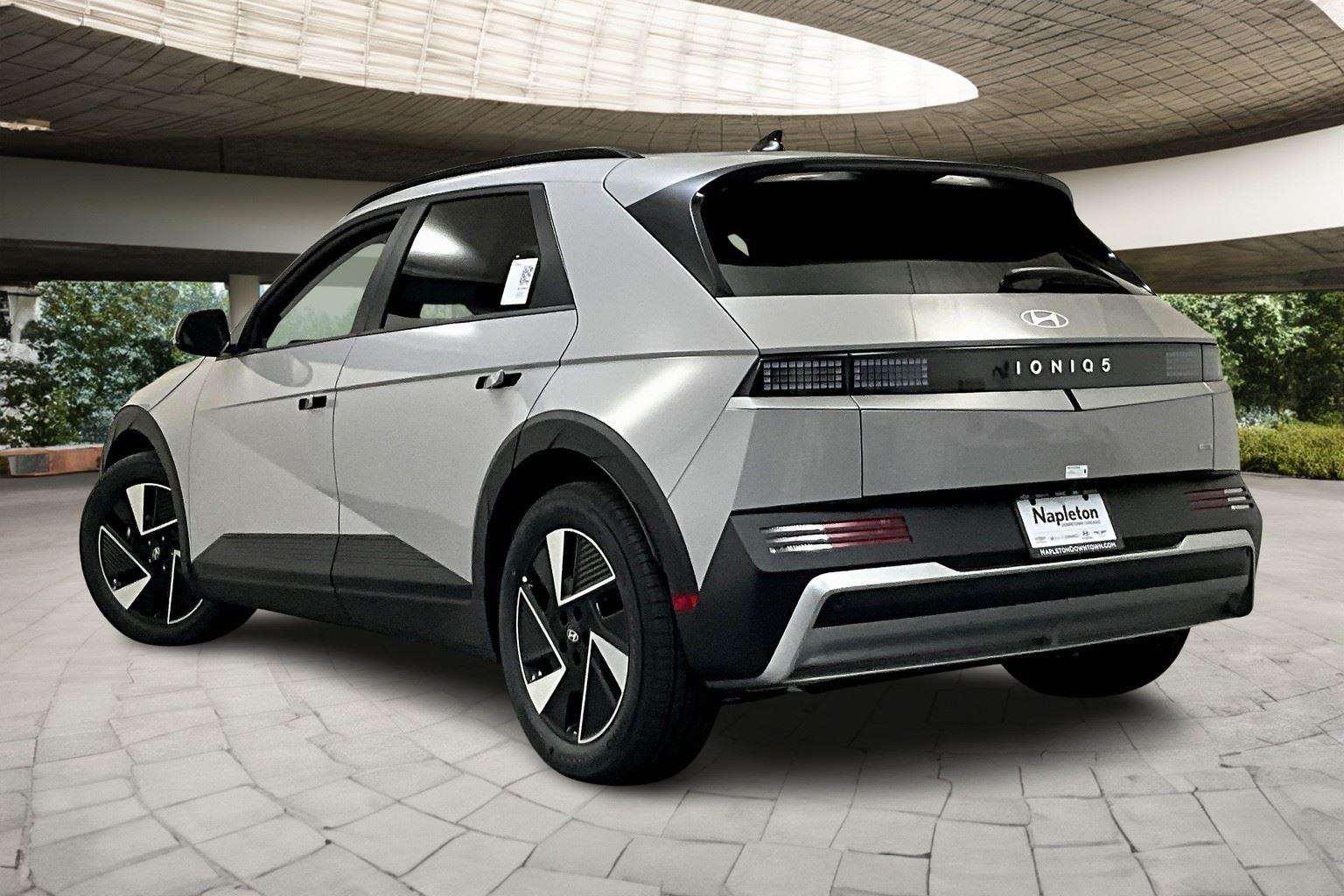 2025 Hyundai Ioniq 5 SEL photo 3