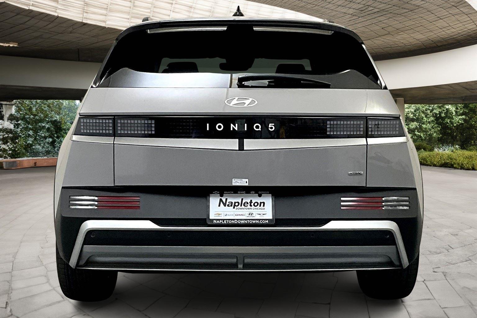 2025 Hyundai Ioniq 5 SEL photo 4