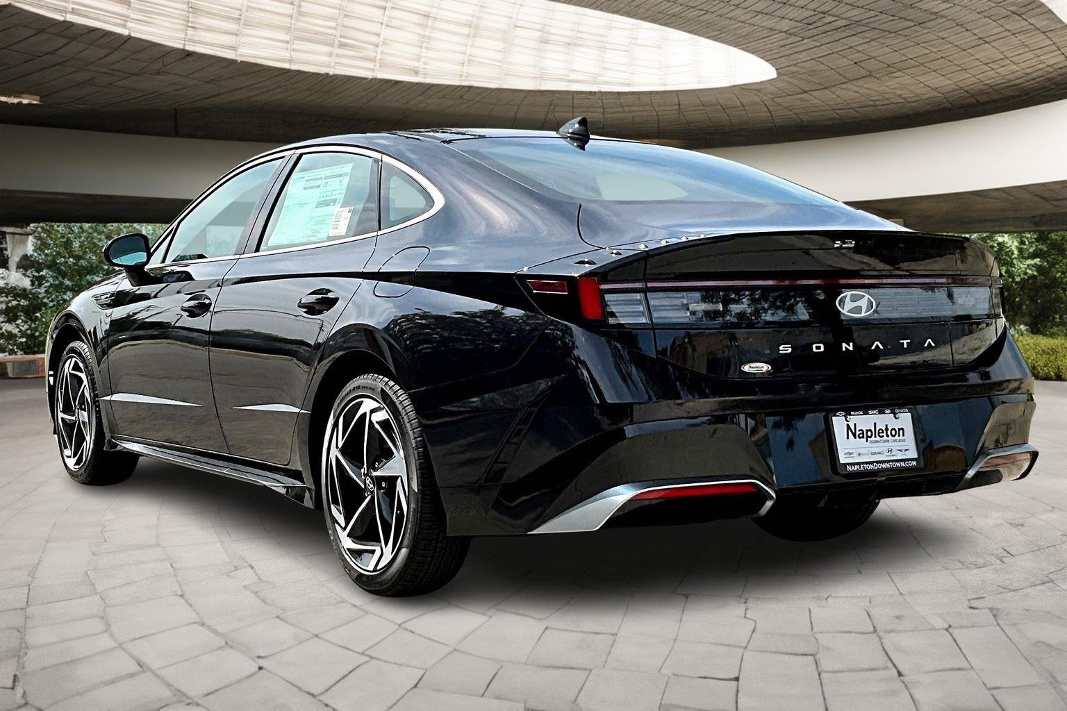 2025 Hyundai Sonata SE photo 3